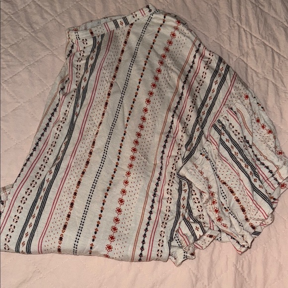 Striped Patterned Top - Picture 2 of 2